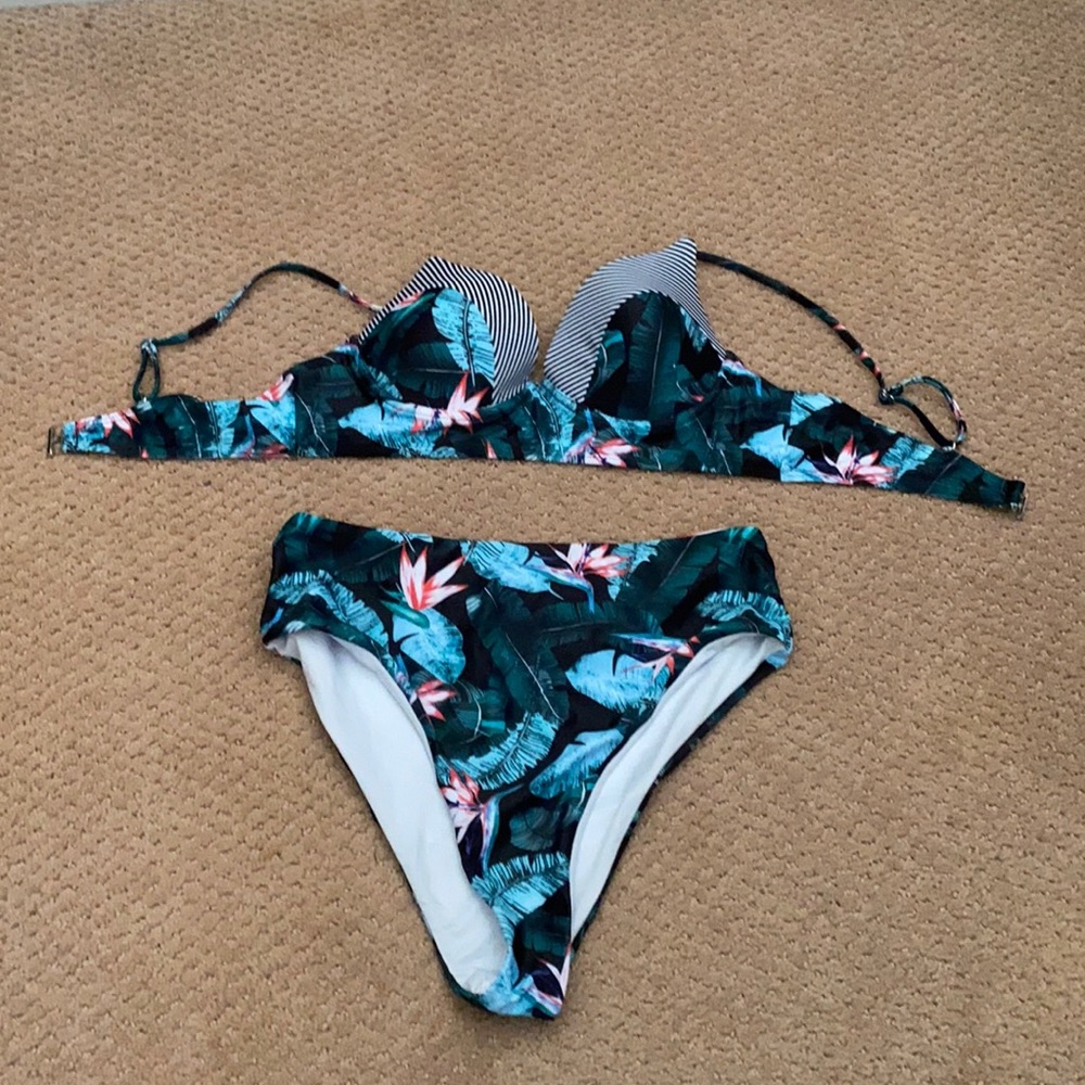 M high waisted bikini 👙